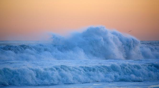 avertizare meteo de vant deosebit de puternic la malul marii si in delta dunarii