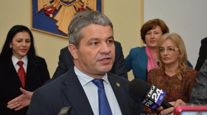 ministrul sanatatii florian bodog sustine ca nu vor exista scaderi salariale in domeniul medical