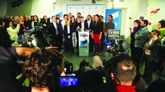 usr isi da restart si vrea sa stinga luptele interne