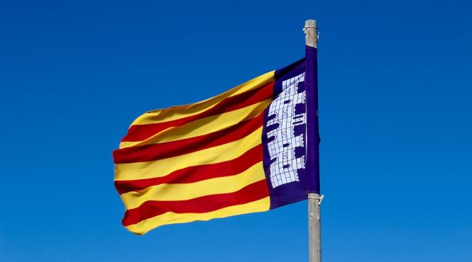 catalonia isi declara independenta