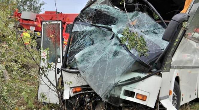 accident grav in ungaria un autocar plin cu pasageri s a rasturnat