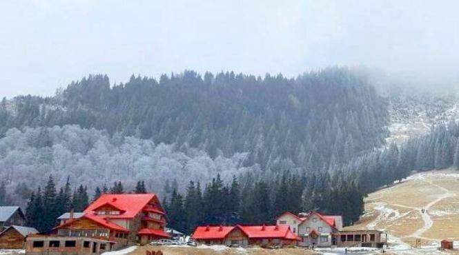 un batran de 70 de ani care participa la un concurs de anduranta este cautat de salvamontisti in muntele rosu