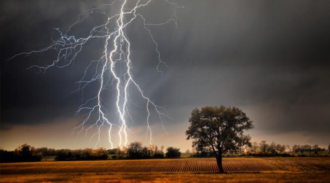 avertizare anm codurile galben si portocaliu de ploi si vijelie prelungite pana la miezul noptii