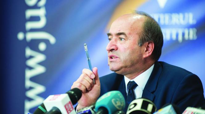 inspectia judiciara ori devine autonoma ori trece la ministerul justitiei