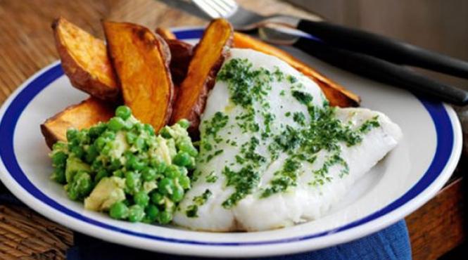 reteta zilei file de cod cu cartofi si avocado