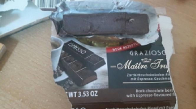 socant in supermarketuri se comercializeaza ciocolata cu viermi