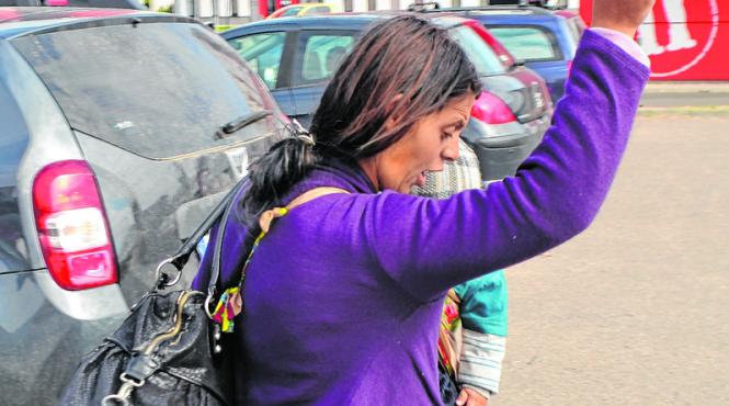 caz socant o femeie din arad a fost de agresata de oamenii strazii pentru ca nu a vrut sa le ofere bani