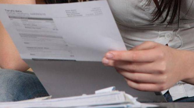 romanii codasi la plata facturilor achitate la timp