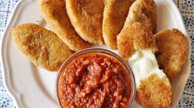 reteta zilei crochete de mozzarella cu sos marinara