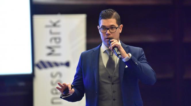 noile nevoi de baza bateria si internetul