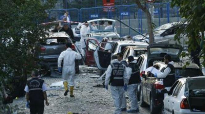 somalia doua vehicule capcana au fost aruncate in aer in apropiere de un hotel din mogadishu