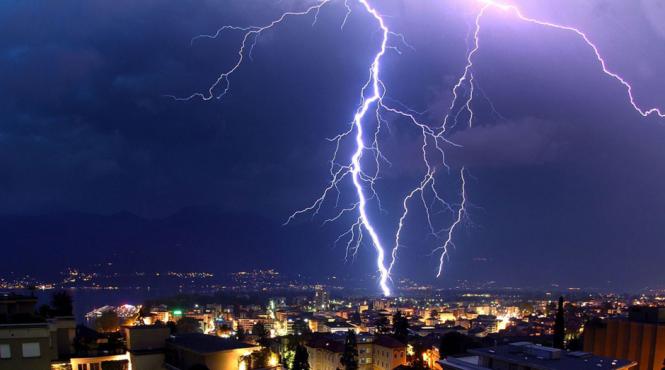 columbia un barbat si fiul sau au fost ucisi de un fulger uscat foarte violent