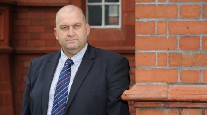 un ministru din tara galilor s a sinucis dupa ce a fost acuzat de comportament nepotrivit