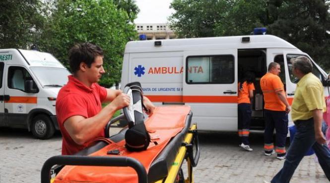 accident teribil in buzau o fetita de 8 ani a fost lovita de un autoturism in timp ce traversa strada
