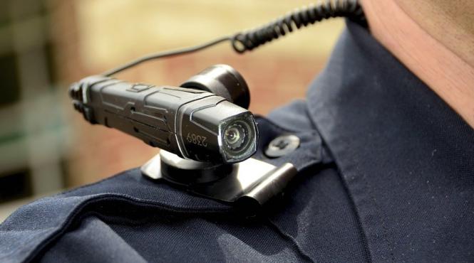 politistii hunedoreni dotati cu veste antiglont si camere video