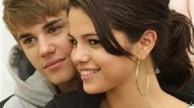 soc in lumea mondena selena gomez si justin bieber din nou impreuna