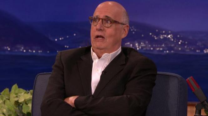 acuzat de hartuire sexuala actorul jeffrey tambor paraseste serialul transparent