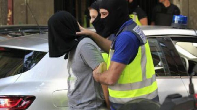 sase sirieni a fost arestati in germania pentru apartenenta la statul islamic si planuirea unui atentat