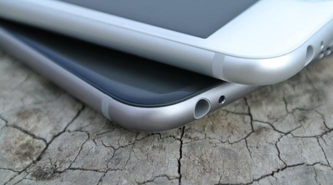 pentru asamblarea telefoanelor iphone x chinezii s au folosit de elevi