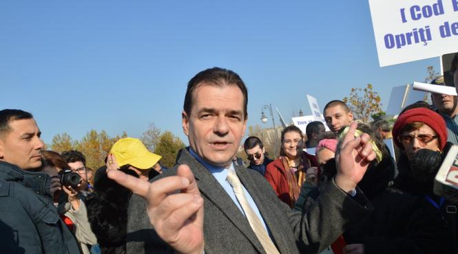 protest la parlament ludovic orban vom face un scut viu sa apere cetateanul roman de majoritatea nociva