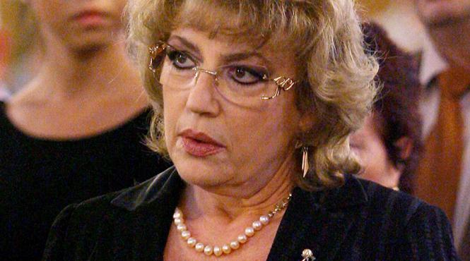 corina chiriac in lacrimi la catafalcul stelei popescu