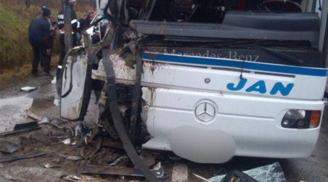 autobuz cu circa 50 de pasageri implicat intr un accident la vadul izei a fost activat planul rosu de interventie