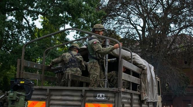 in caz de razboi rusia isi va invinge toti vecinii dar nu si china