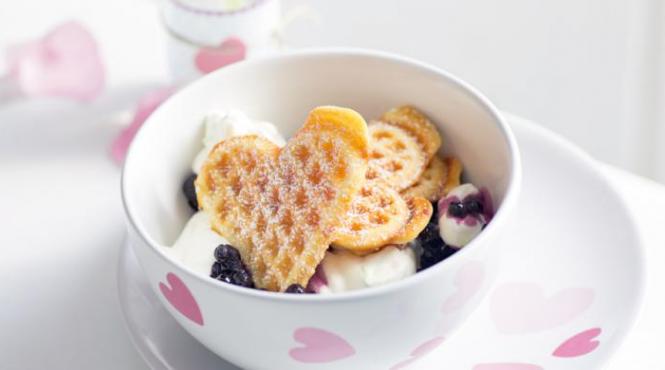 reteta zilei vafe cu afine si frisca