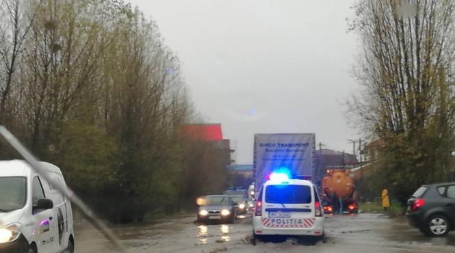 situatie alarmanta centura bucuresti a fost inundata in urma ploilor iar politia a deviat circulatia