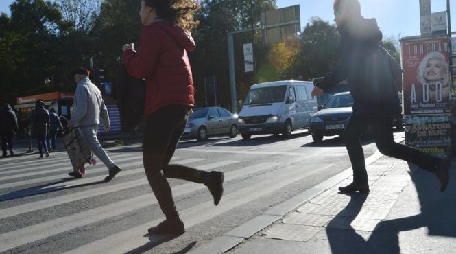 salariul de baza minim brut pe tara se majoreaza la 1 900 lei incepand cu 1 ianuarie 2018