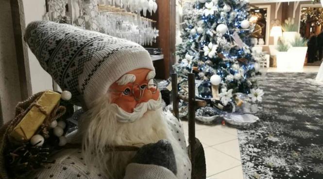 festivalul mos craciun vine la excelsior in parcul oraselul copiilor