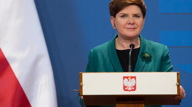 schimbare la varsovia premierului poloniei si a prezentat demisia la partid