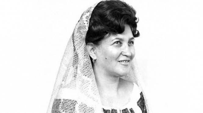 o cunoscuta cantareata de muzica populara a fost dusa de urgenta la spital