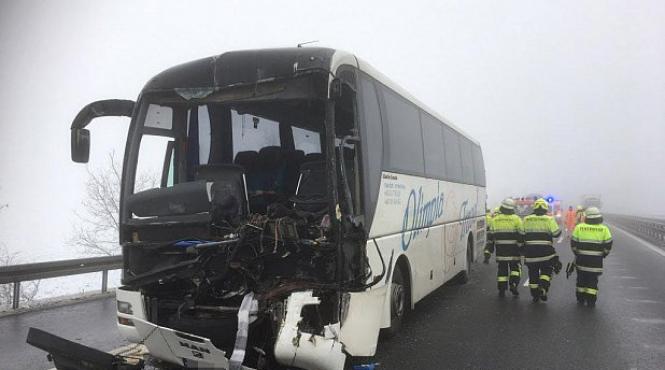 9 romani au fost raniti intr un accident rutier in germania soferul autocarului in stare grava