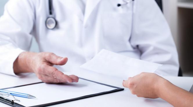 plicul va putea fi oferit spitalului nu medicului