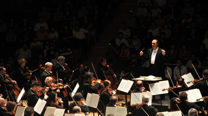 charles dutoit dirijorul orchestrei simfonice din montreal anchetat pentru hartuire sexuala