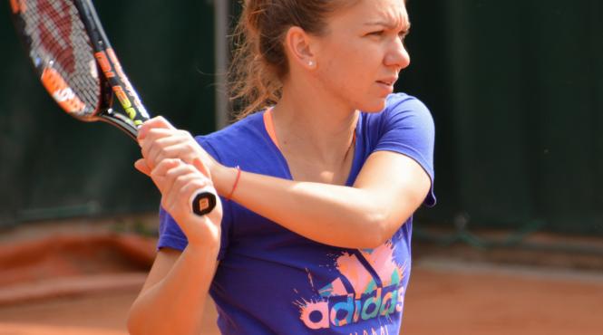 simona halep joaca la dublu in turneul de la shenzhen