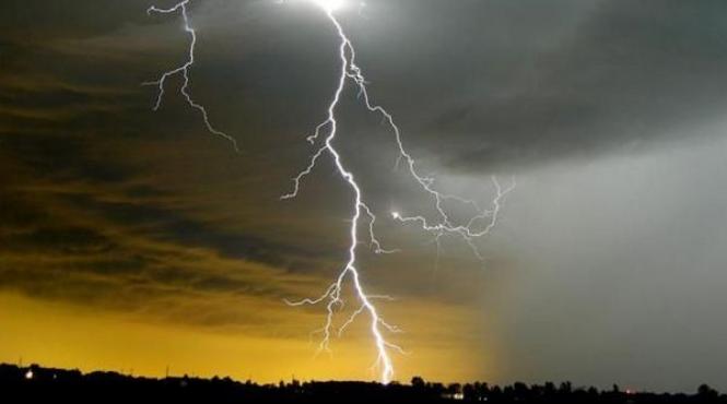 un turist a murit dupa ce a fost lovit de fulger intr un canion din australia