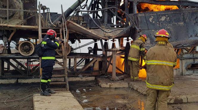 pompierii au eliberat capul sondei in flacari de la moftinu mare se asteapta o solutie pentru captarea gazelor