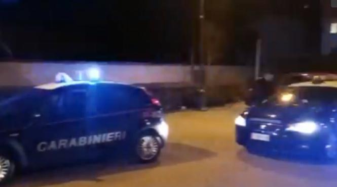 un roman a maltratat si jefuit o batrana de revelion in italia