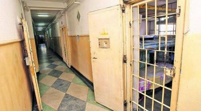 incredibil un barbat infirm si cu probleme psihice a murit la penitenciarul rahova el primind pastile de somn in loc de tratament pentru cancer