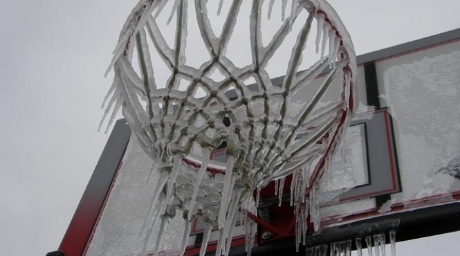 furtuna de zapada si val de frig polar in sua mii de zboruri anulate