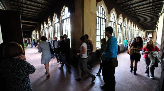 noile regulamente scolare intra in vigoare de la 15 ianuarie elevii nu mai au voie cu telefoanele la ore