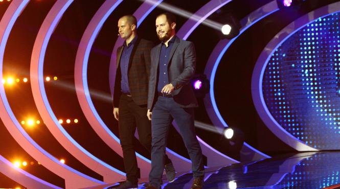 doi frati gemeni isi testeaza intuitia la guess my age ghiceste varsta