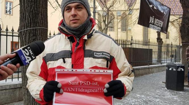in premiera un presupus membru psd protesteaza impotriva lui liviu dragnea la sibiu