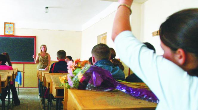 profesorii umiliti de legea salarizarii