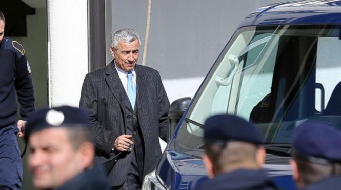 sarbii si kosovarii blocati de un asasinat