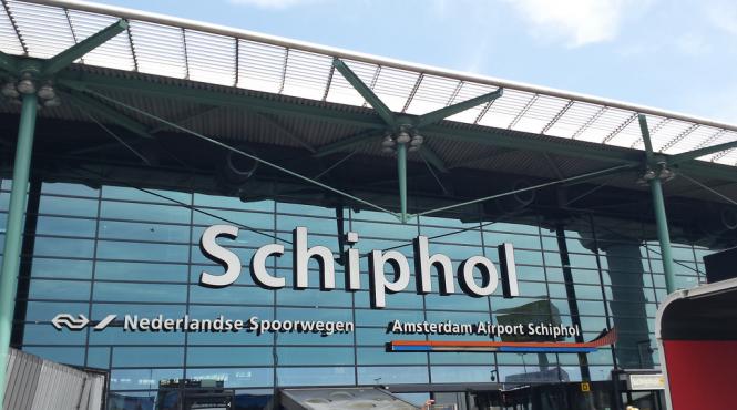 aerportul schiphol paralizat din cauza furtunii