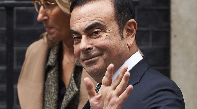 carlos ghosn pleaca de la conducerea renault