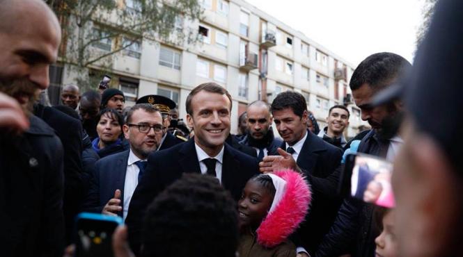 in drum spre davos macron se va intalni cu patronii a 140 de companii